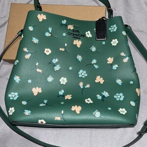 Coach bucket bag NWT